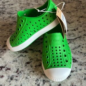 Native Kids Water Shoes - Bright Green and White
